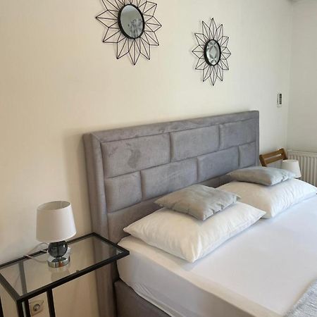 Apartment Isabell Спліт Екстер'єр фото