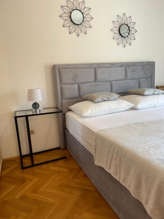 Apartment Isabell Спліт Екстер'єр фото